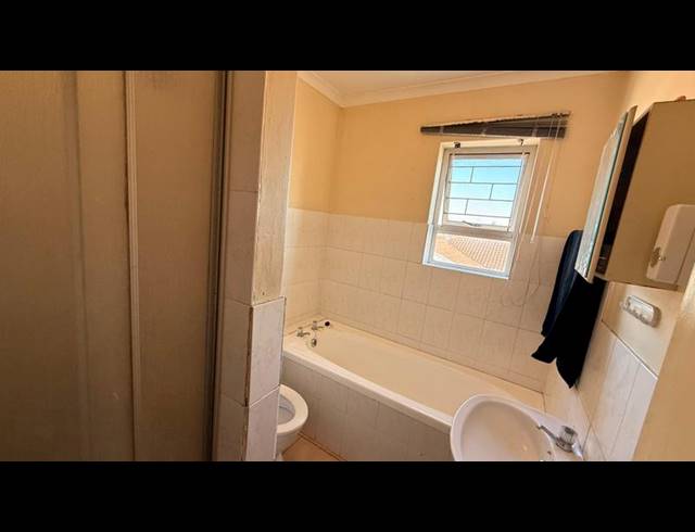 2 BEDROOM APARTMENT FOR SALE IN GOODWOOD PARK